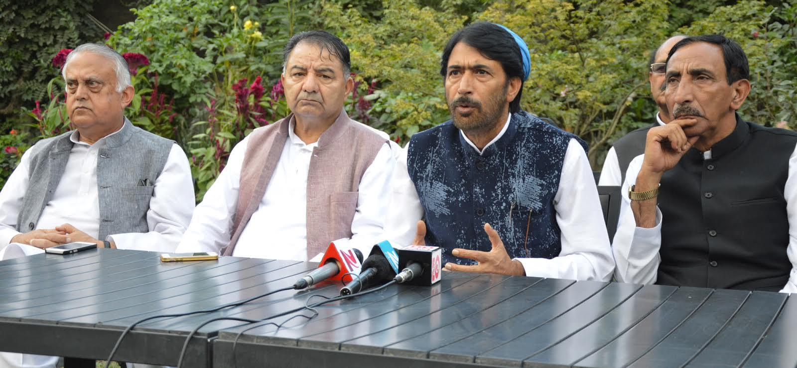 Congress delegation calls on Union Home Minister